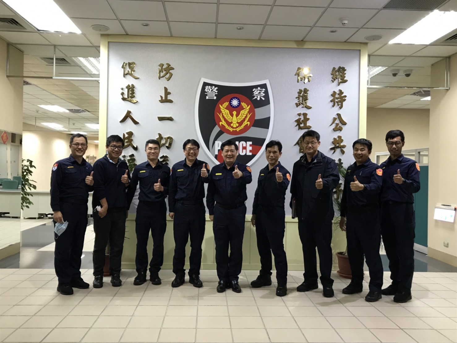 署駐區督察江守寰至本隊督慰勤並給予捷警隊守護機場捷運高度肯定
