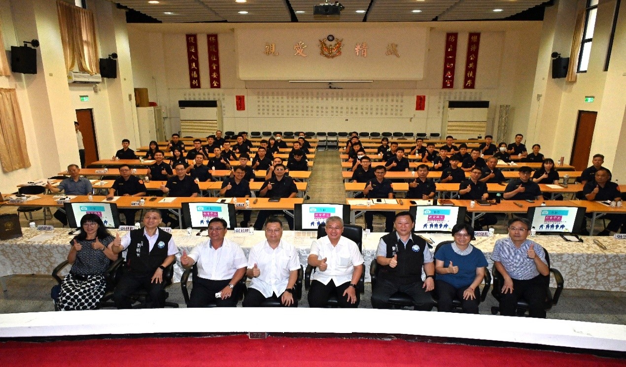 臺灣警察專科學校方校長仰寧暑假訪視專42期學生暑假實習座談會